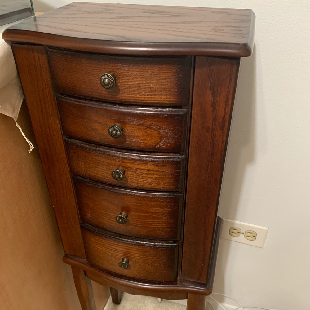 Jewelry stand